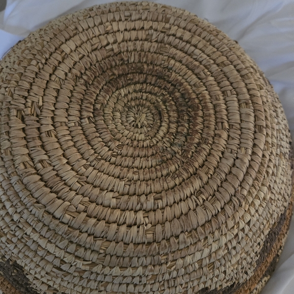 Large Navajo wedding basket style design - Picture 4 of 11